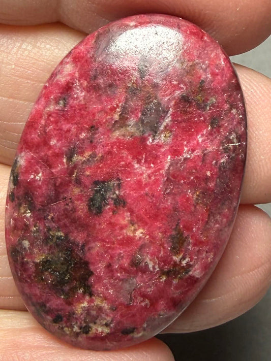 Oval 35x23mm Thulite Cabochon 37