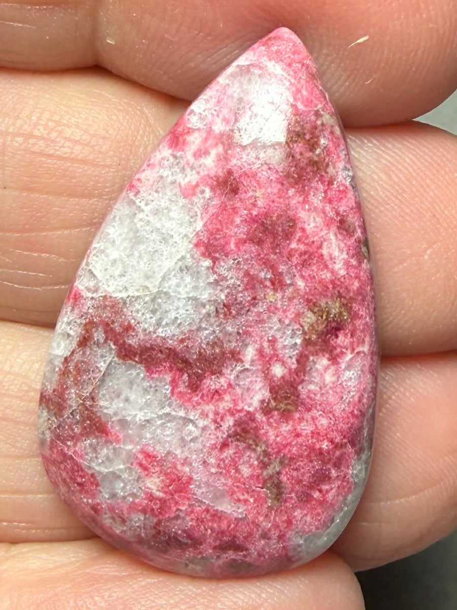 Teardrop 33x20mm Thulite Cabochon 49