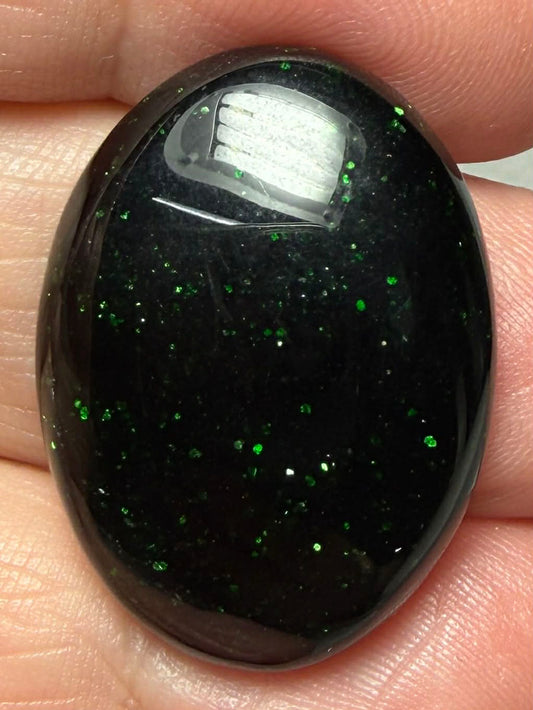 Oval 28x21mm Greenstone Cabochon 09