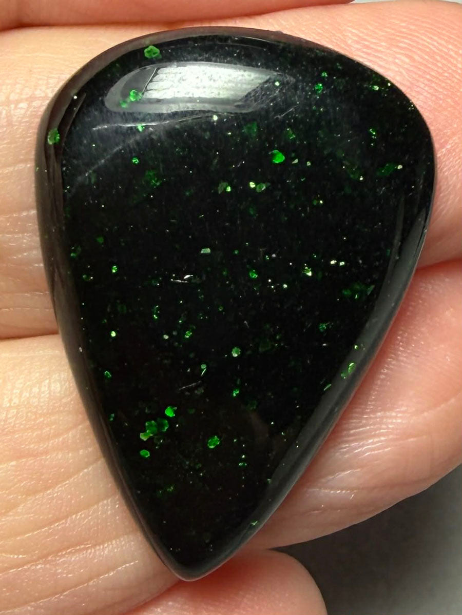 Teardrop 33x23mm Greenstone Cabochon 11