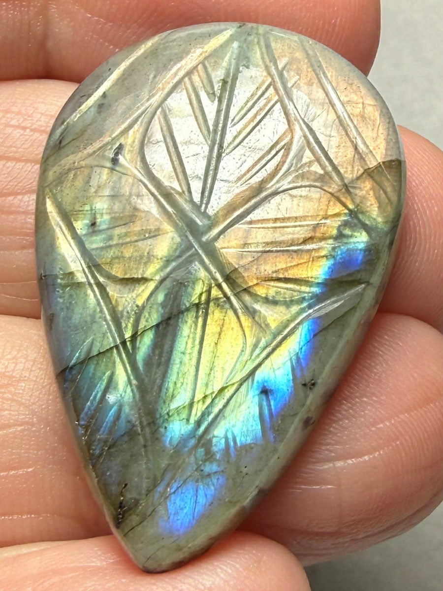 Teardrop 35x23mm Carved Labradorite Cabochon 21