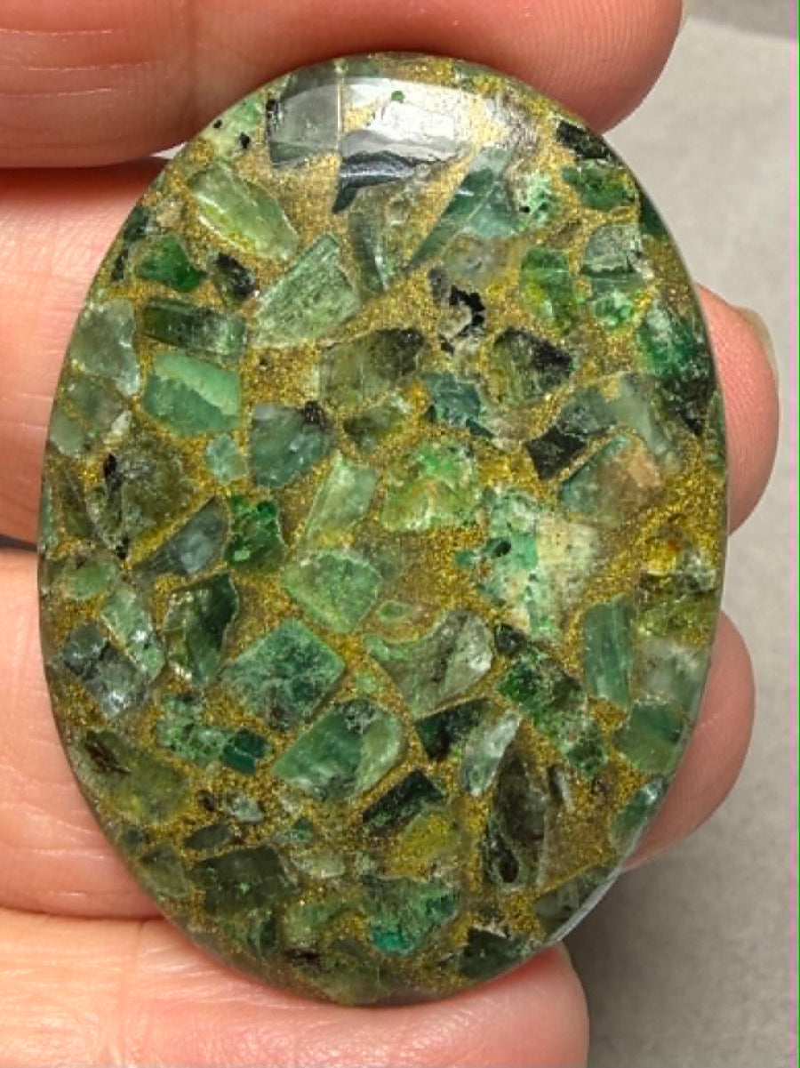 Oval 45x32mm Mohave Emerald Cabochon 01