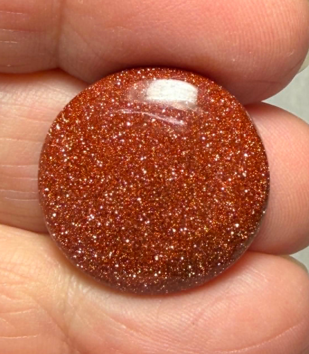 Round 22x22mm Goldstone Cabochon 09
