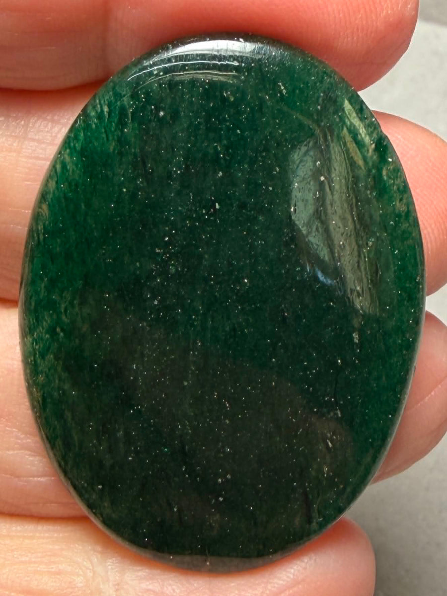 Oval 43x31mm Green Aventurine Cabochon 01