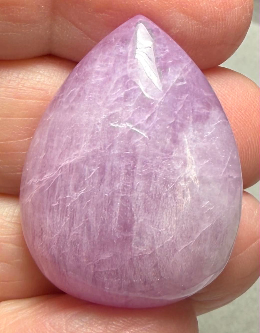Teardrop 31x24mm Kunzite Cabochon 25