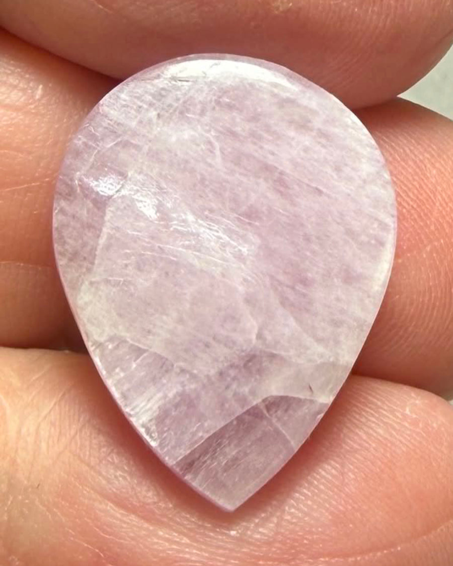 Teardrop 21x16mm Kunzite Cabochon 31