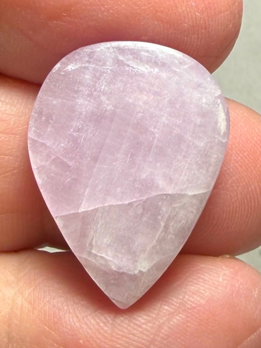 Teardrop 23x18mm Kunzite Cabochon 41