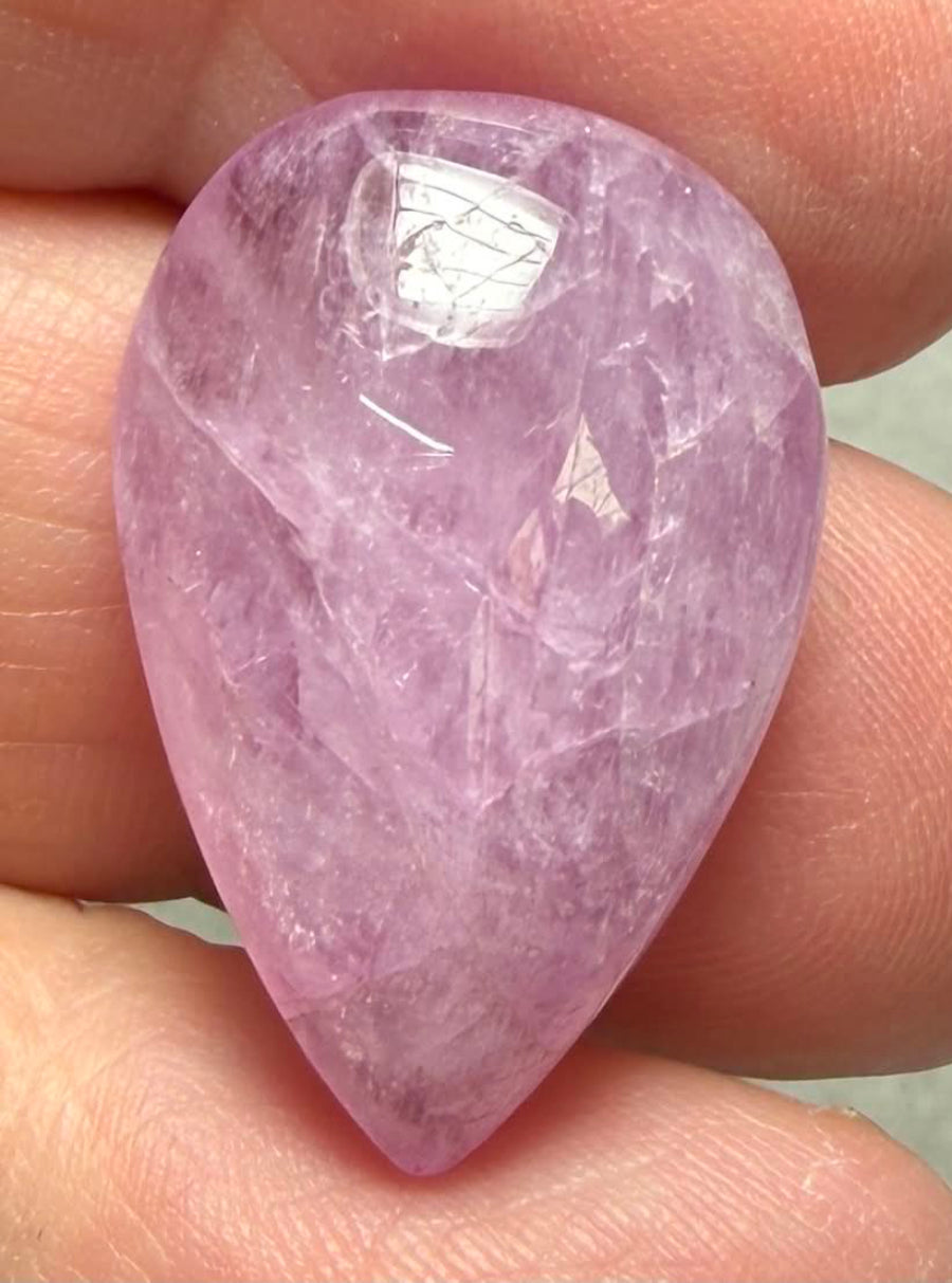 Teardrop 25x17mm Kunzite Cabochon 48