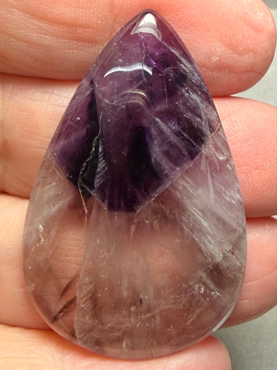Teardrop 44x28mm Phantom Amethyst Cabochon 17
