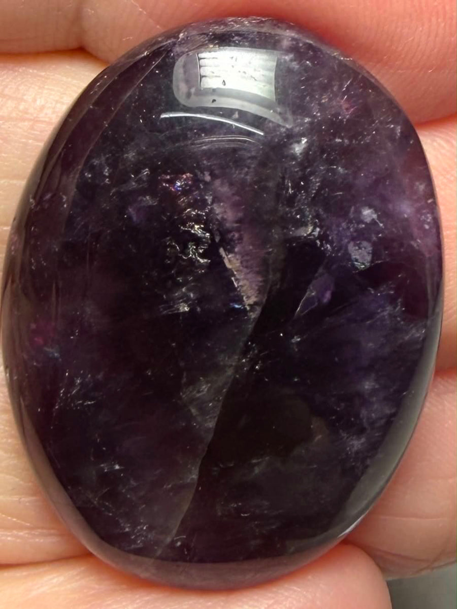 Oval 31x23mm Amethyst Cabochon 14