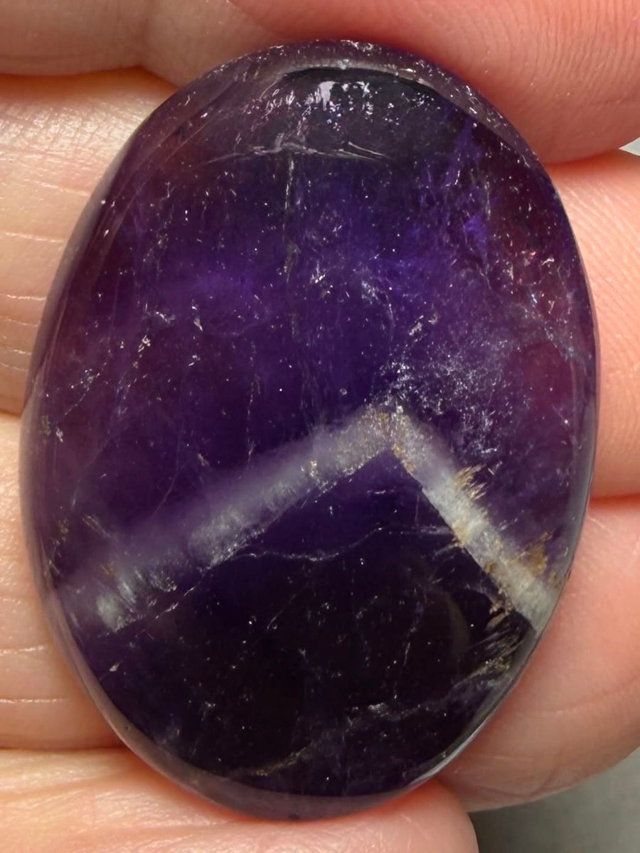 Oval 32x23mm Amethyst Cabochon 21
