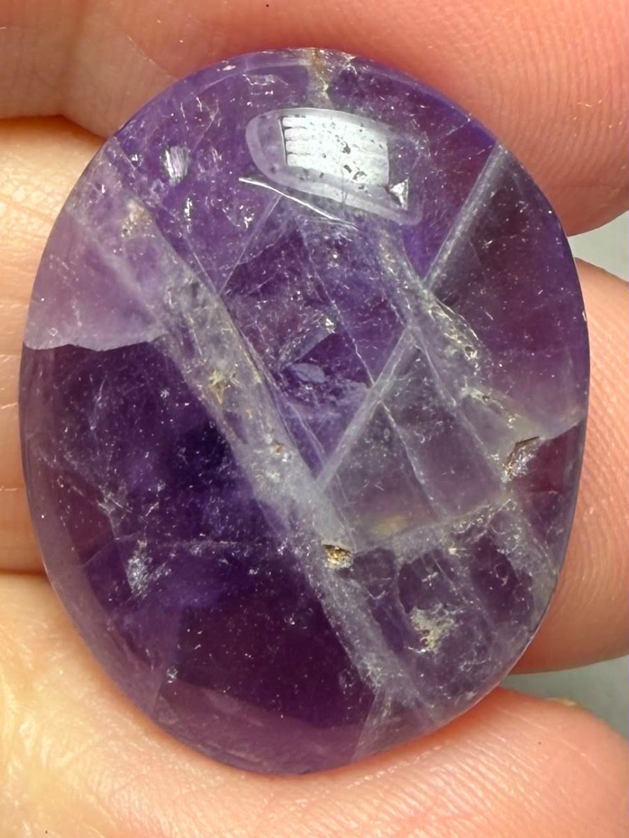 Oval 25x19mm Amethyst Cabochon 30