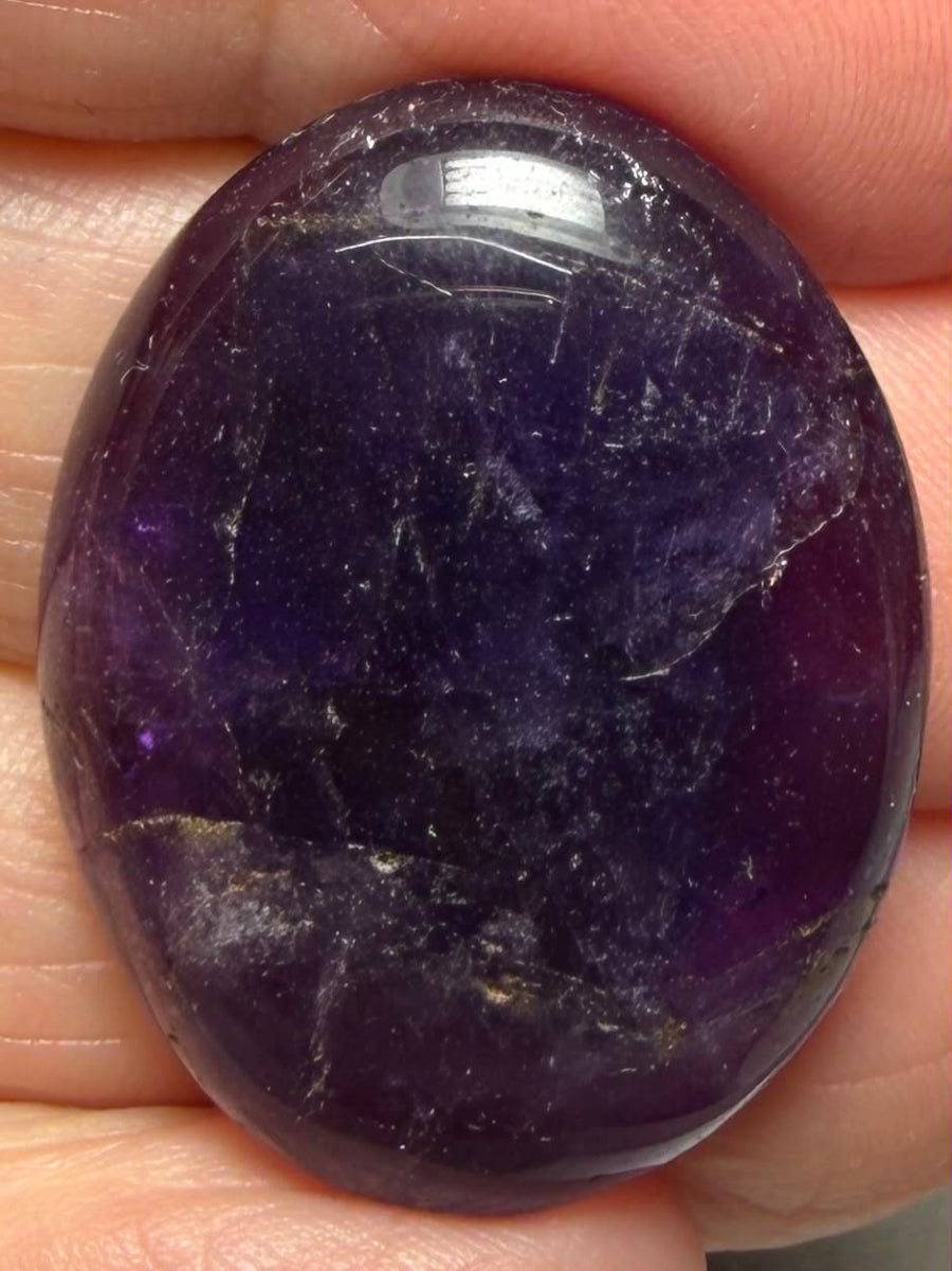 Oval 31x24mm Amethyst Cabochon 32