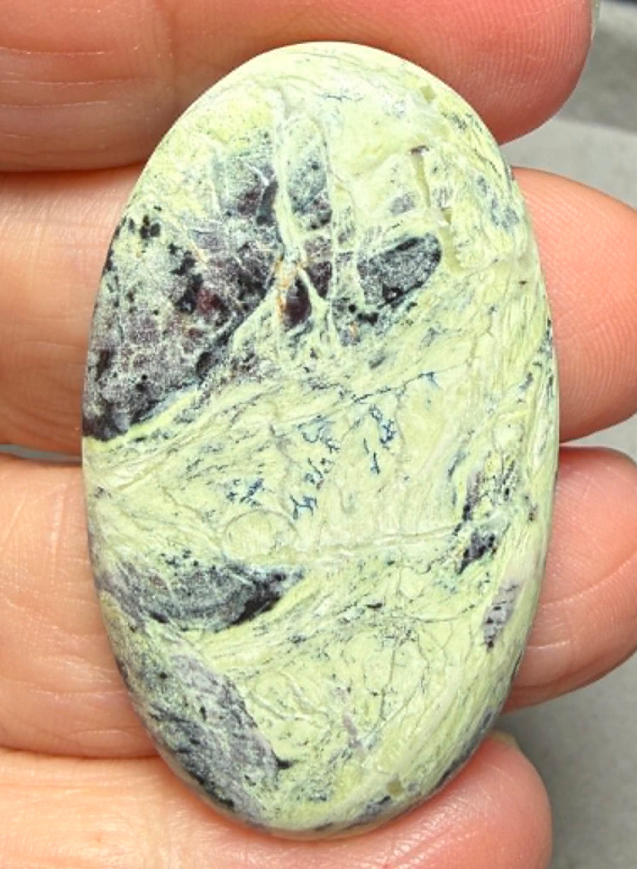 Oval 43x25mm Lemon Chrysoprase Cabochon 15