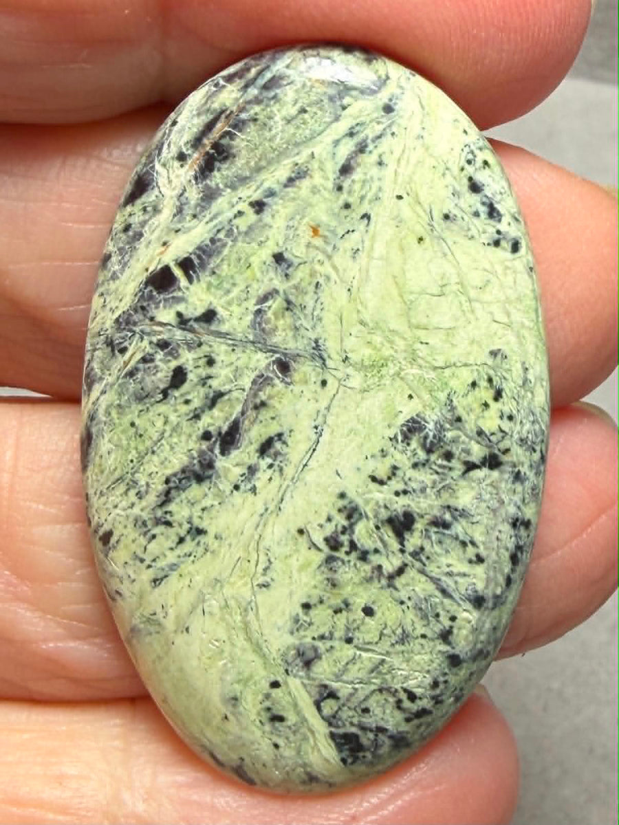 Oval 40x25mm Lemon Chrysoprase Cabochon 30