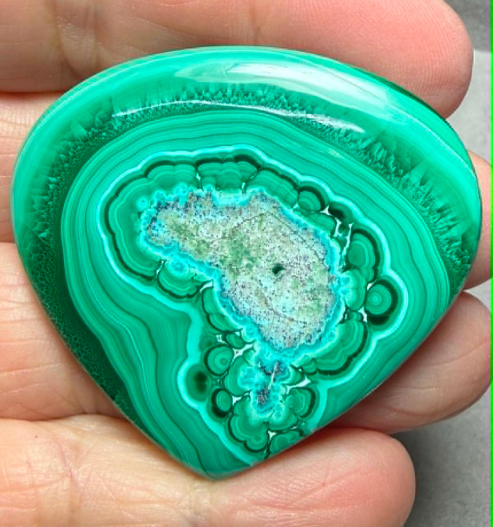 Teardrop 44x48mm Malacolla Cabochon 09