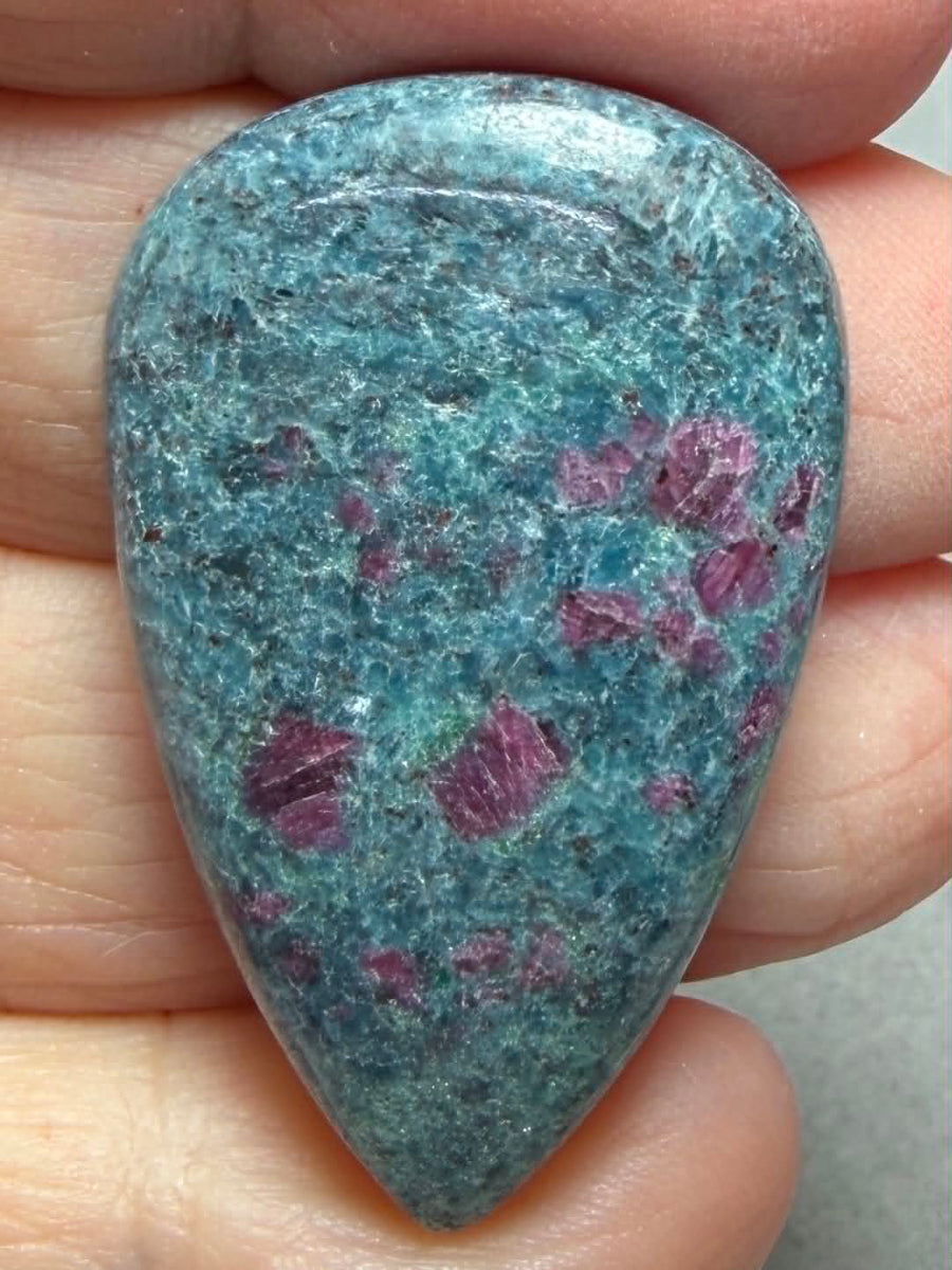 Teardrop 38x24mm Ruby Kyanite Cabochon 39