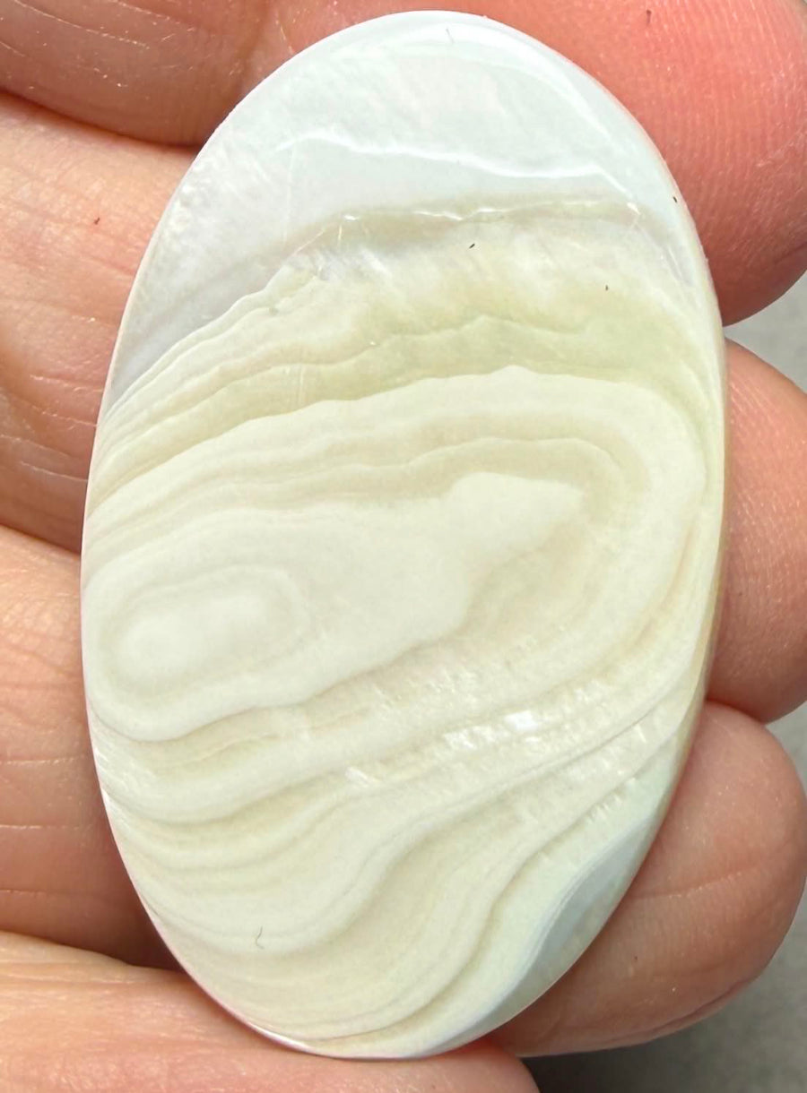 Oval 38x23mm Mother of Pearl Cabochon 35