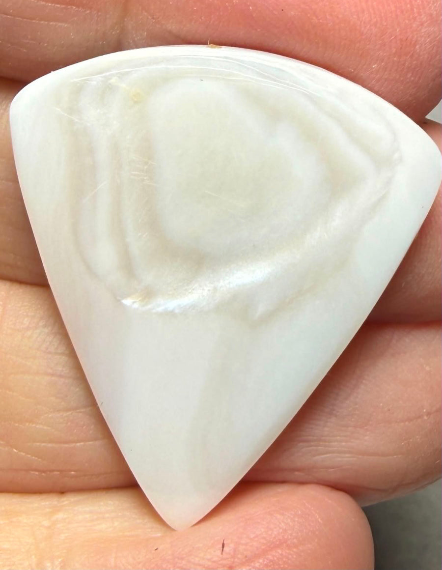 Teardrop 34x29mm Mother of Pearl Cabochon 42