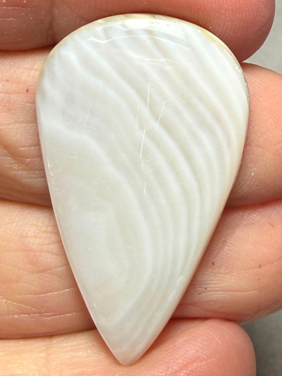 Teardrop 37x22mm Mother of Pearl Cabochon 46