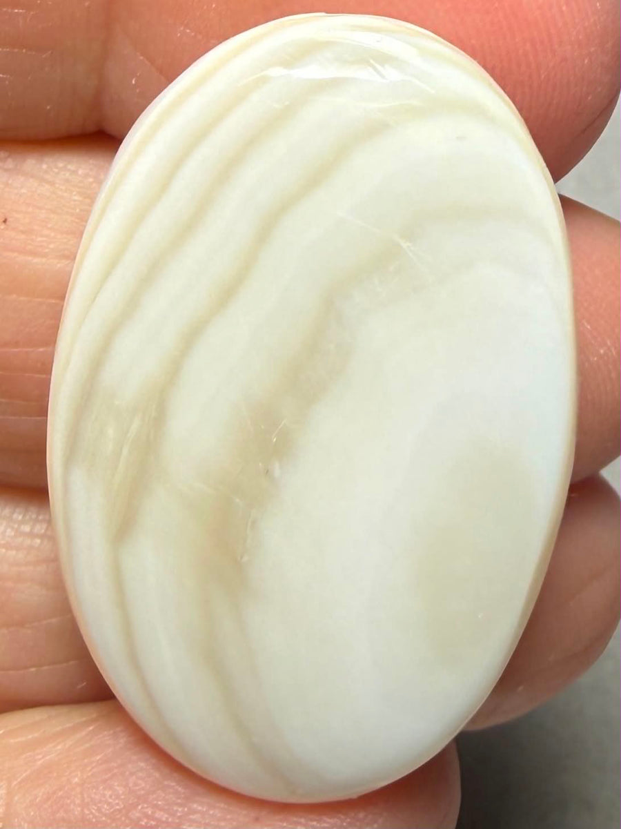 Oval 35x23mm Mother of Pearl Cabochon 57