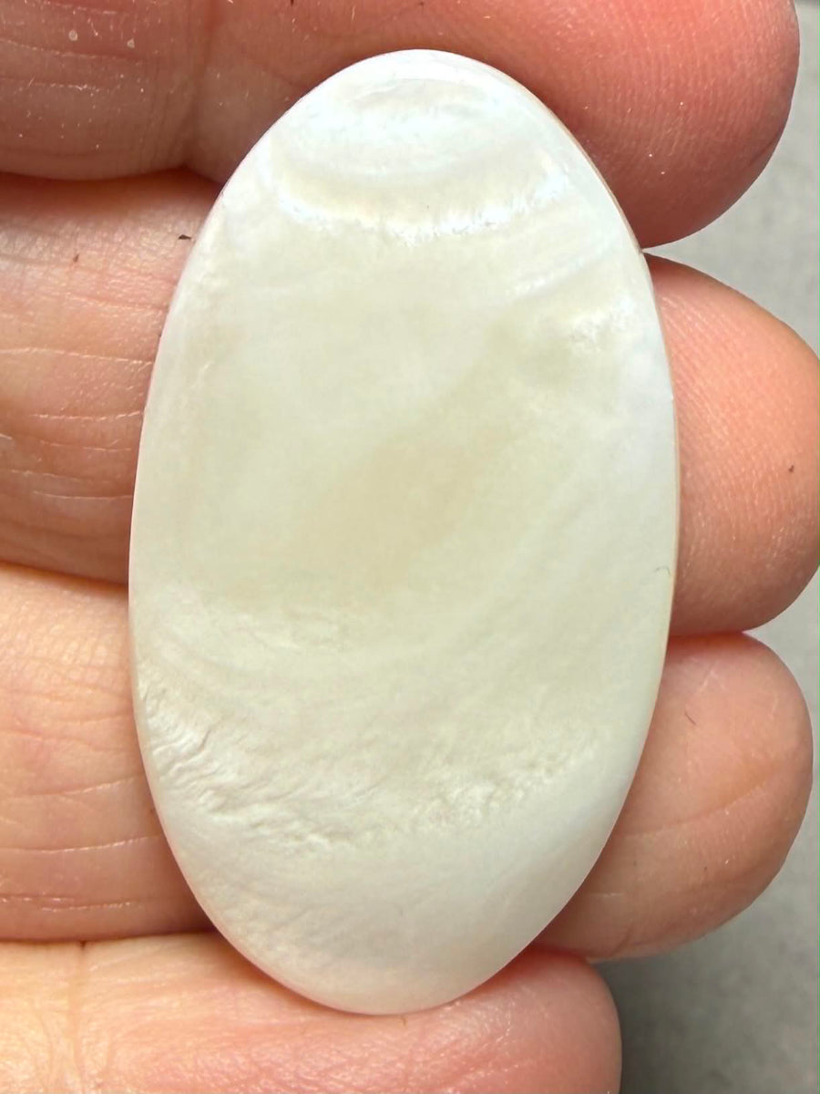 Oval 38x21mm Mother of Pearl Cabochon 62