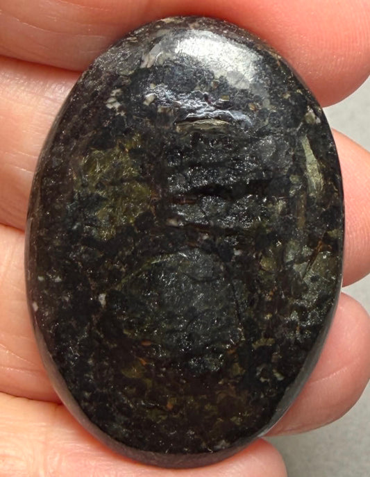 Oval 41x29mm Nuummite Cabochon 61