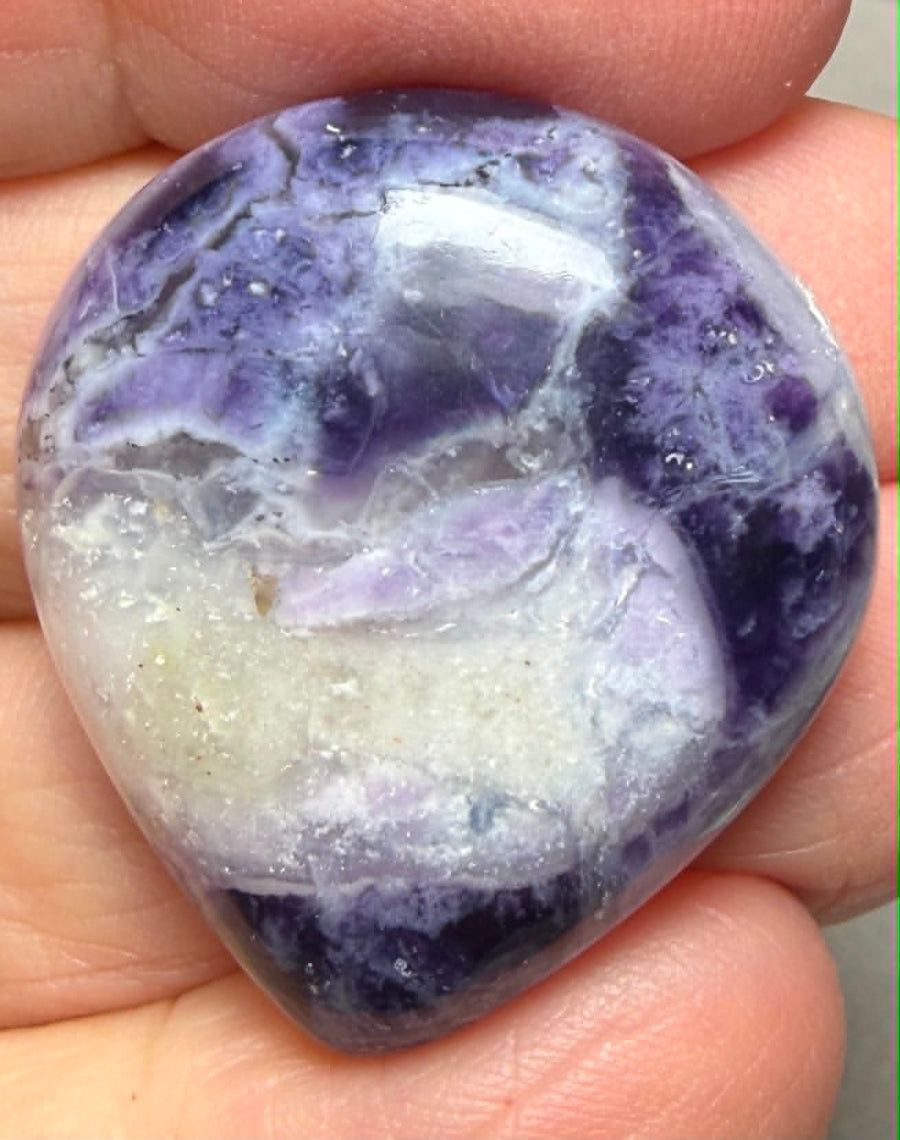 Teardrop 30x27mm Tiffany Stone Cabochon 94