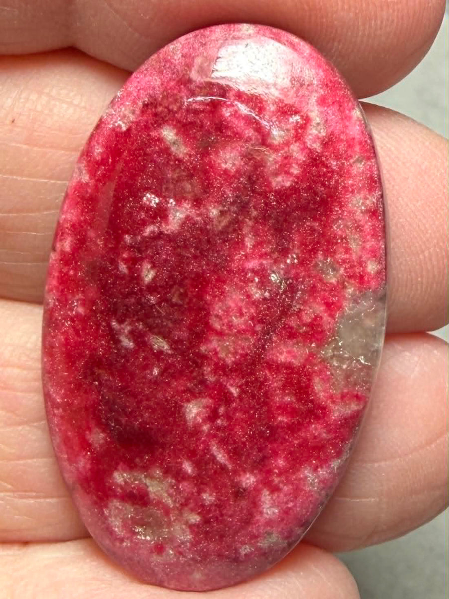 Oval 36x21mm Thulite Cabochon 60