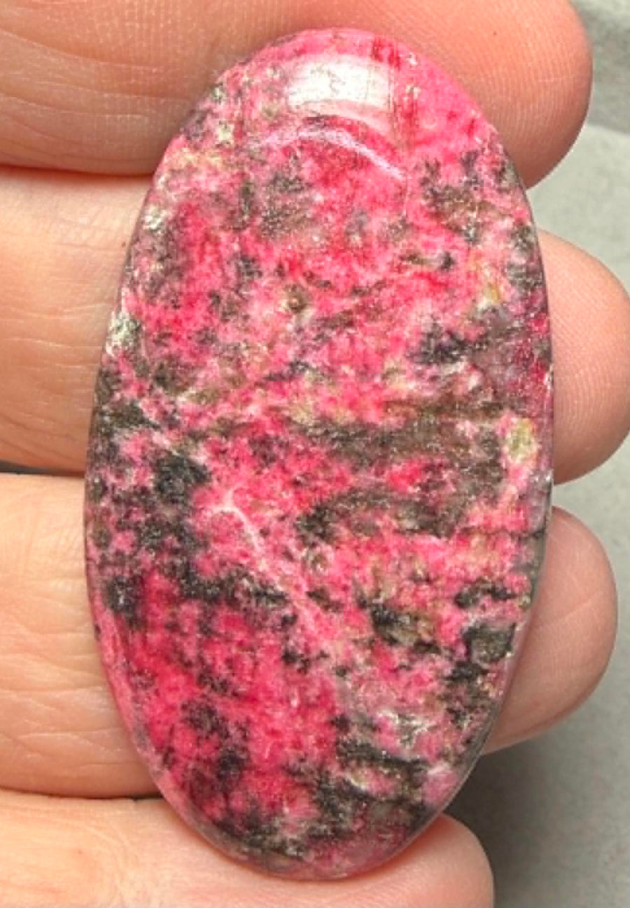 Oval 49x26mm Thulite Cabochon 78