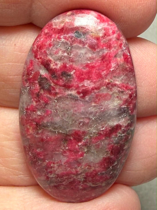Oval 36x22mm Thulite Cabochon 80