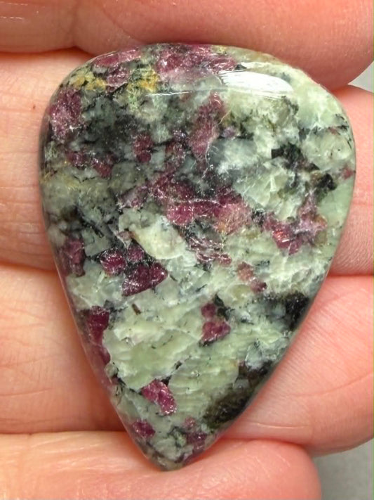Teardrop 32x23mm Eudialyte Cabochon 23