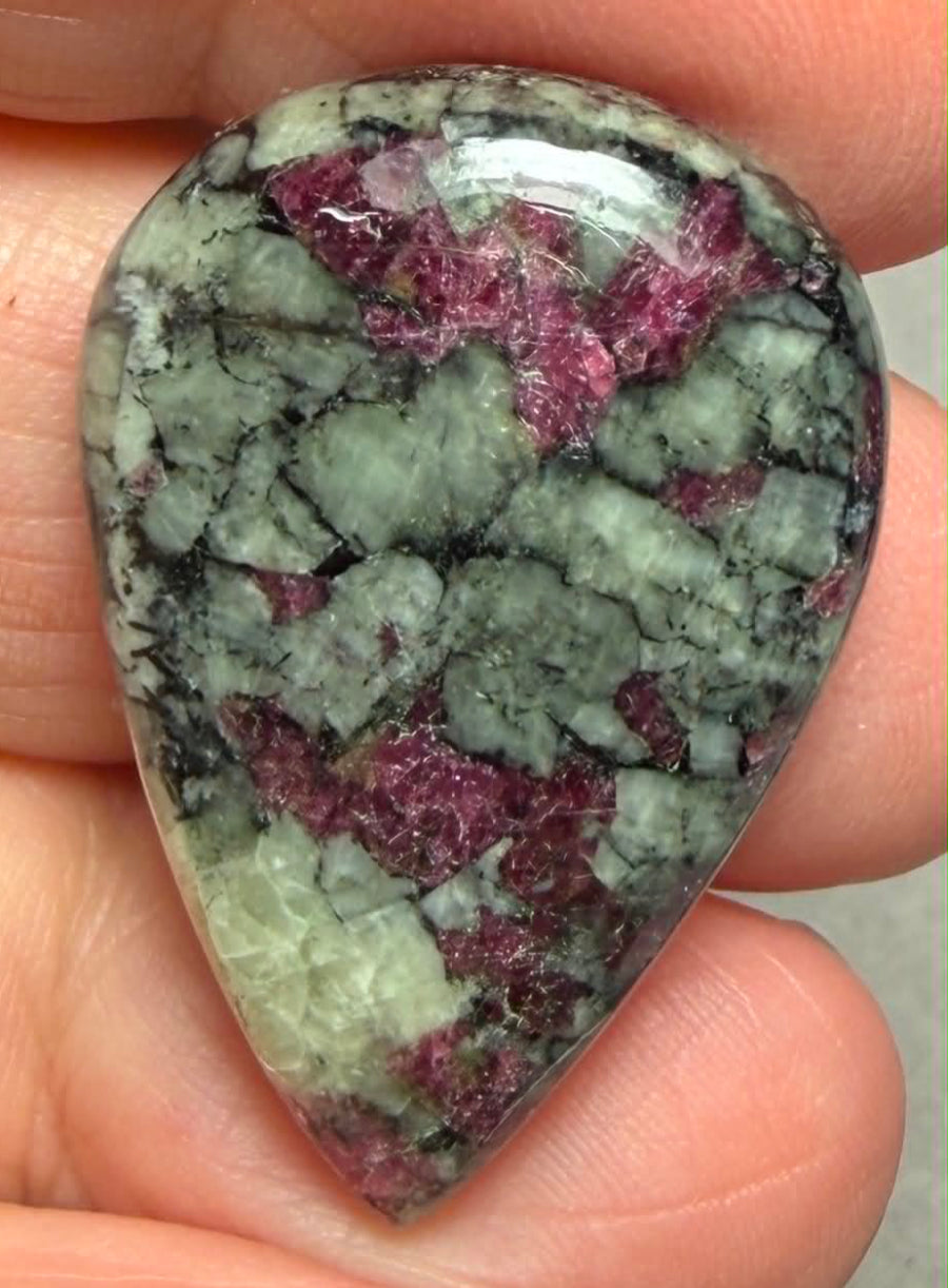 Teardrop 32x21mm Eudialyte Cabochon 51