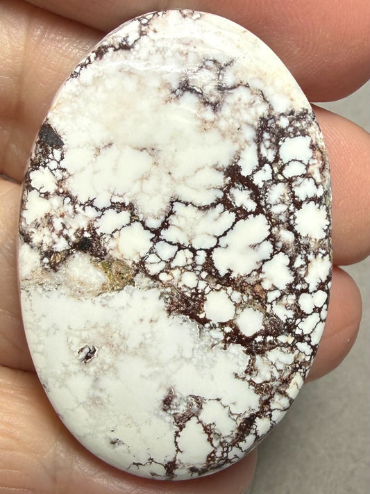 Oval 44x30mm Wild Horse Magnesite Cabochon 52