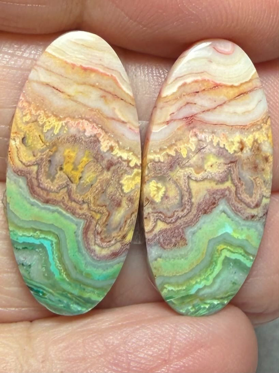 Oval 27x13mm Colour Enhanced Agate Cabochon Pair 10