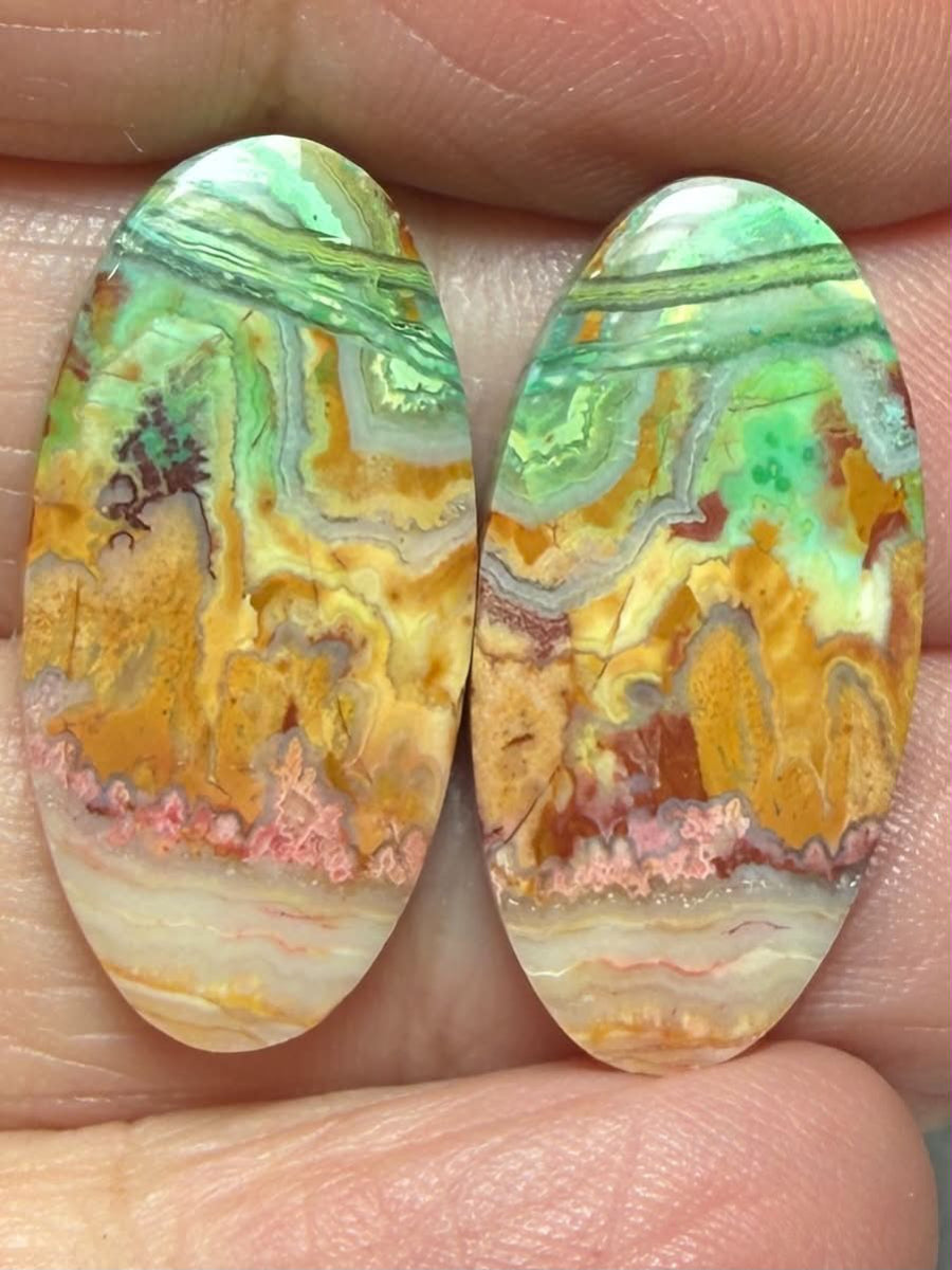 Oval 25x12mm Colour Enhanced Agate Cabochon Pair 37