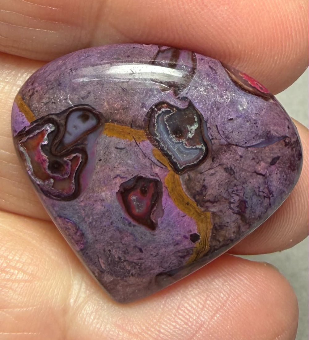 Teardrop 27x29mm Purple Suji Stone Cabochon 44