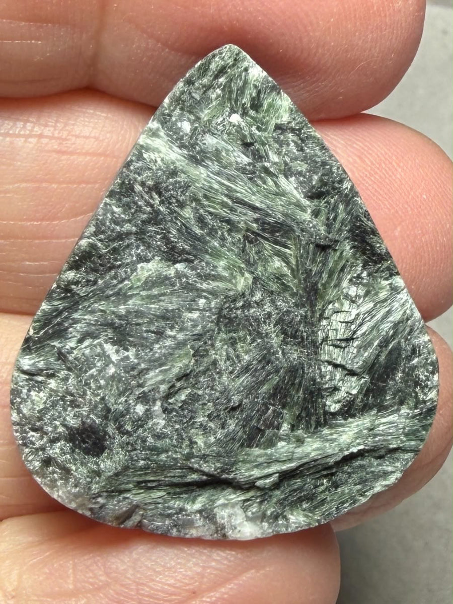 Teardrop 31x27mm Actinolite Cabochon 13