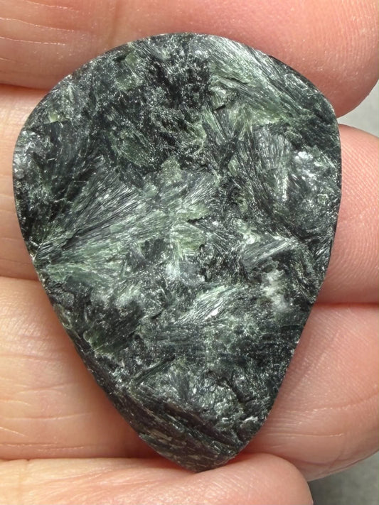 Teardrop 33x24mm Actinolite Cabochon 30