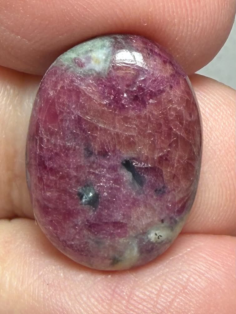 Oval 20x14mm Ruby Zoisite Cabochon 33