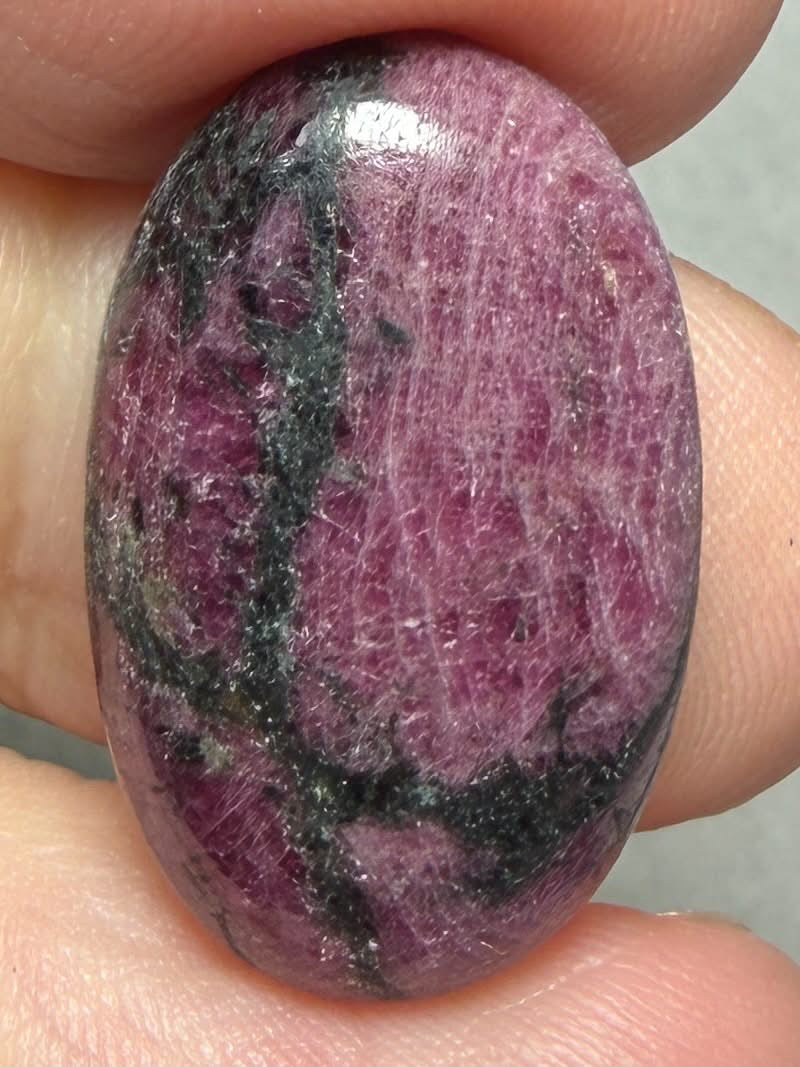 Oval 24x15mm Ruby Zoisite Cabochon 45