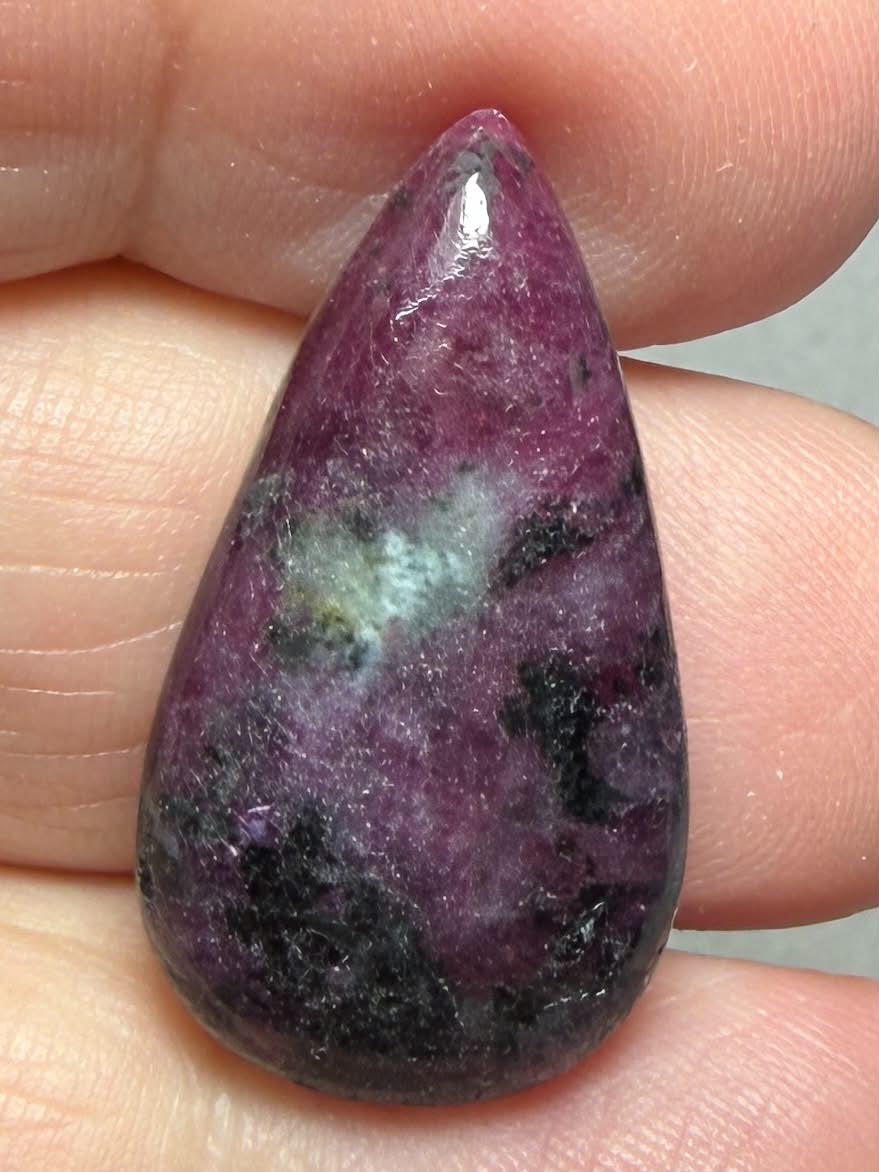 Teardrop 28x15mm Ruby Zoisite Cabochon 54