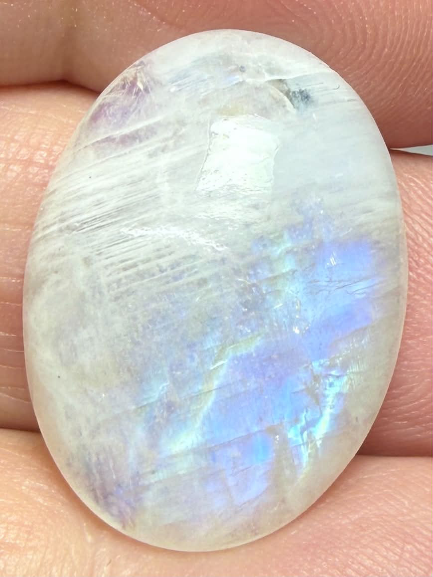 Oval 24x17mm Rainbow Moonstone Cabochon 110