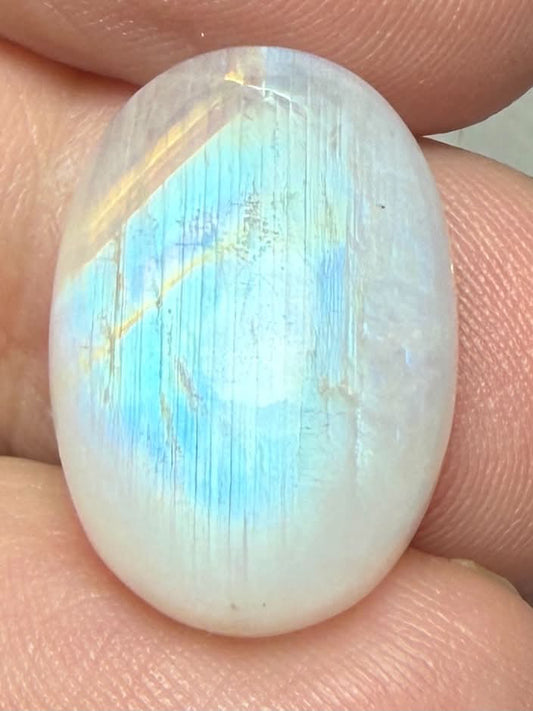 Oval 19x13mm Rainbow Moonstone Cabochon 112