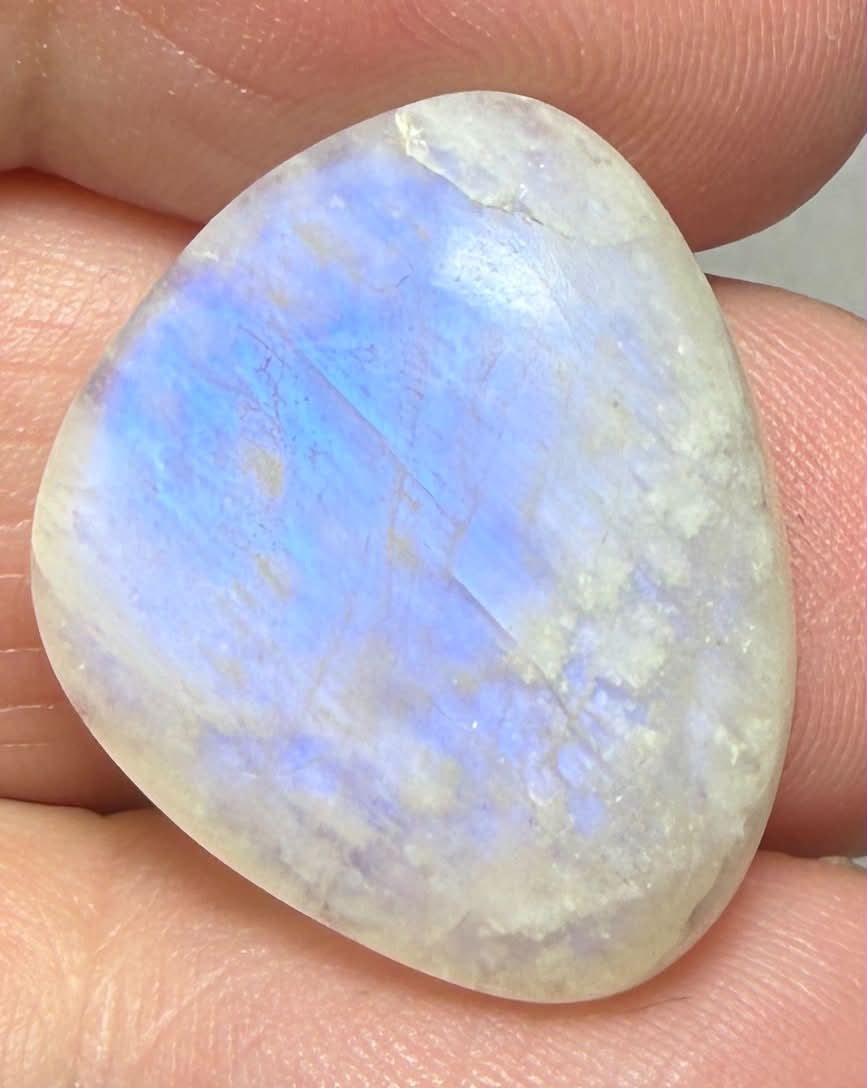 Freeform 23x19mm Rainbow Moonstone Cabochon 135
